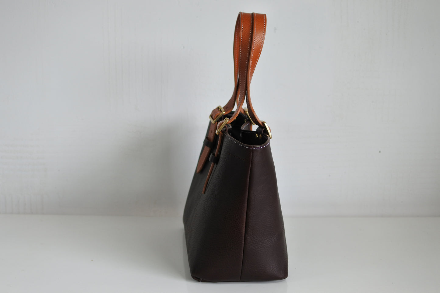 ARIA L size (Signature Brown)